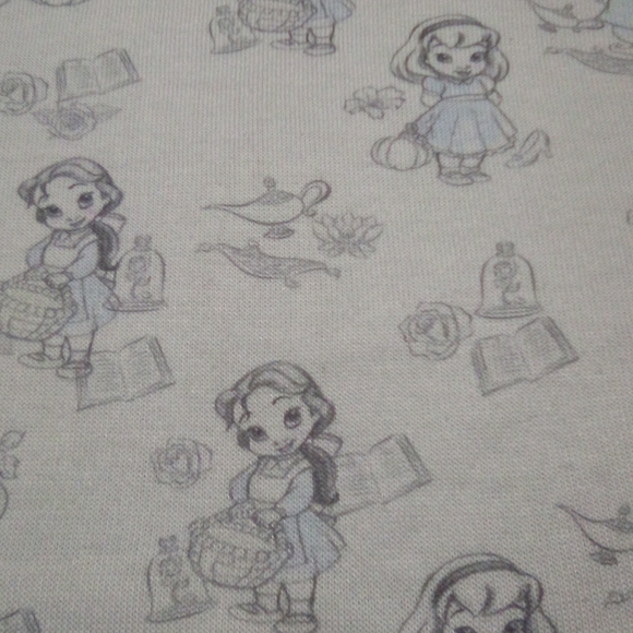 Disney Animators Collection cropped sweater 2XL - Picture 2 of 5